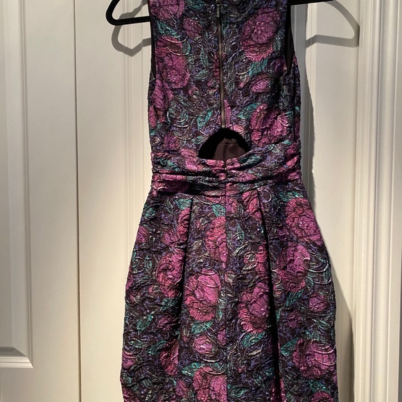 Gorgeous designer floral tulip dress - Picture 2 of 4